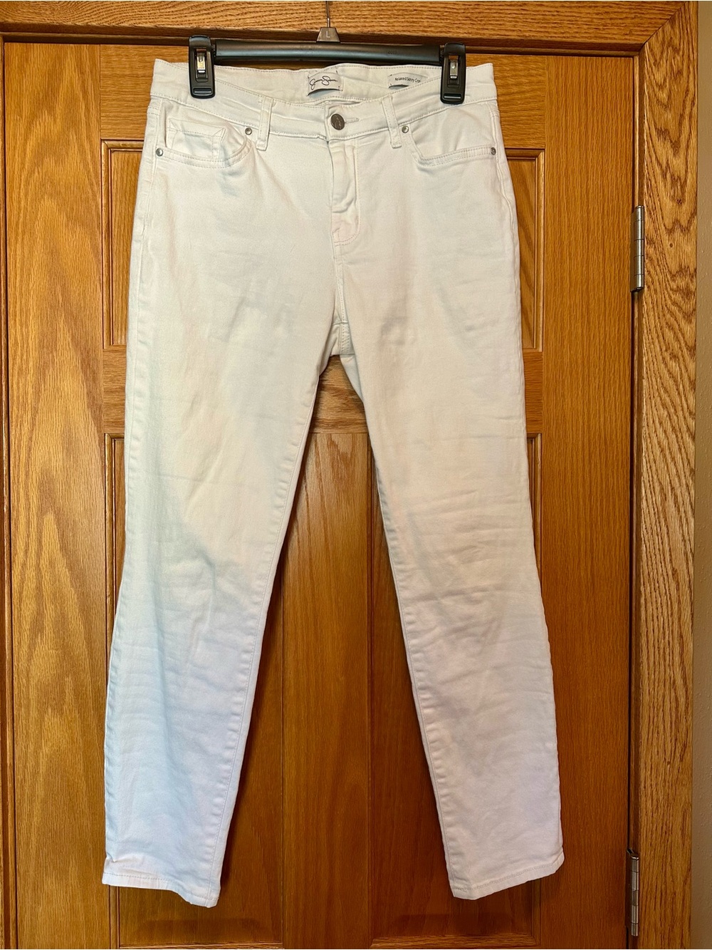 White skinny crop jeans